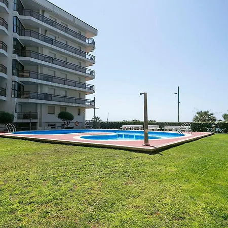 Piso Familiar Con Piscina Frente Al Mar Apartment *